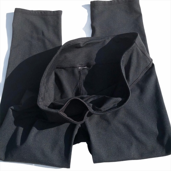 Fabletics Sheer Panel Cropped Leggings Small Black - Picture 5 of 9